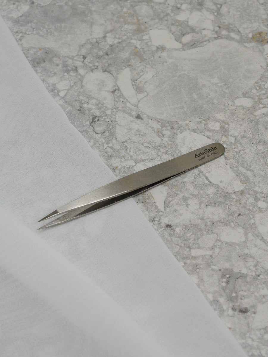 The Point Tip Tweezers