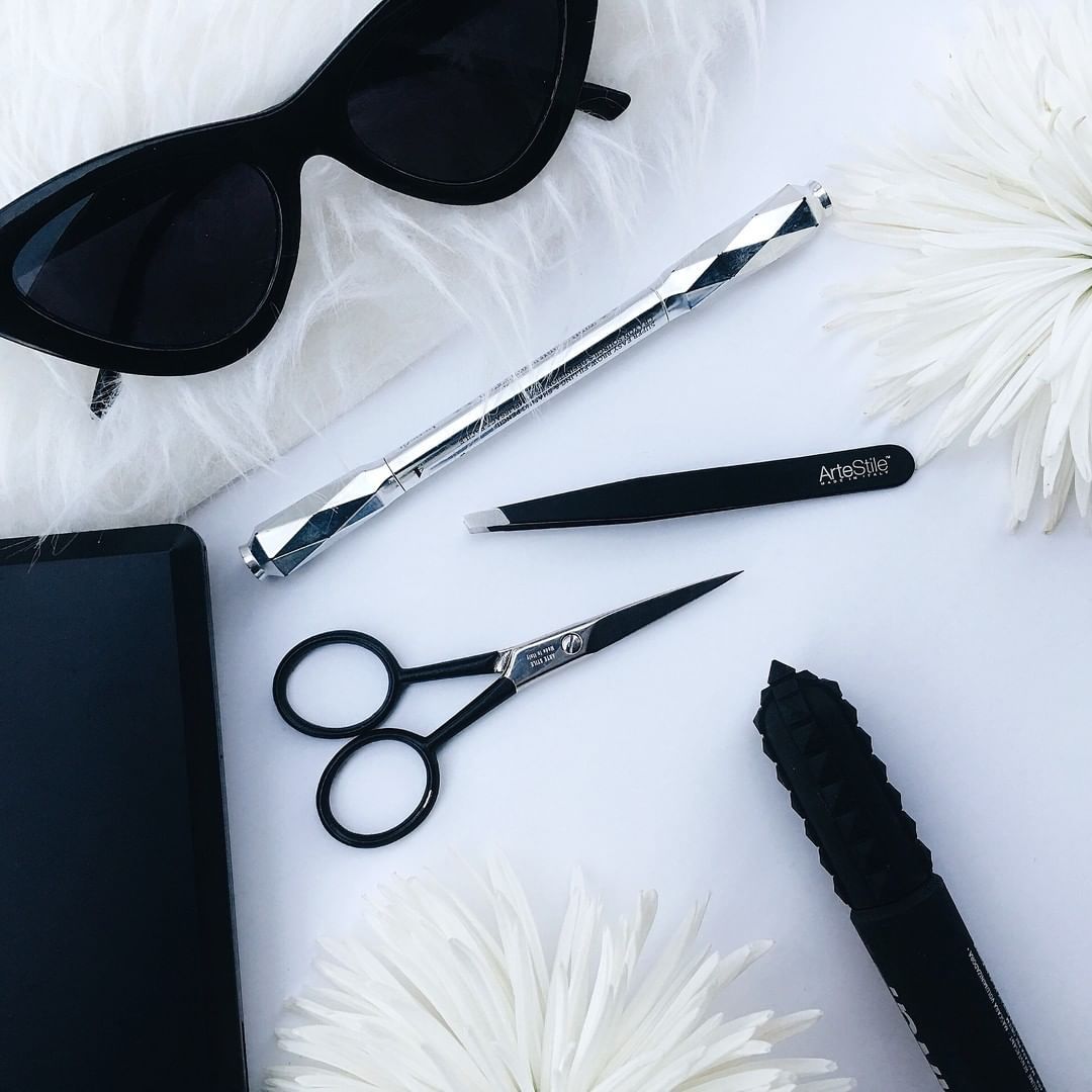 Slant Tip Tweezers + Brow Scissors Kit in Matte Black